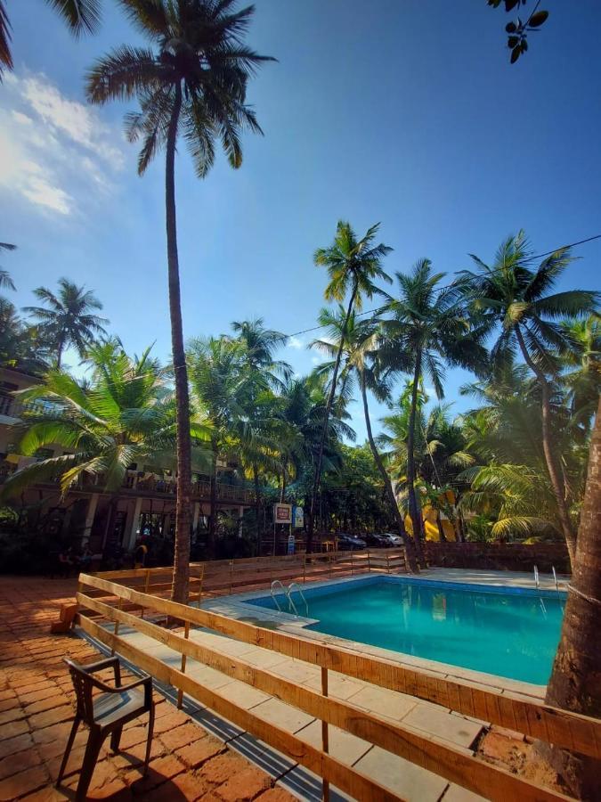 Coconut Garden Beach House Малван Экстерьер фото