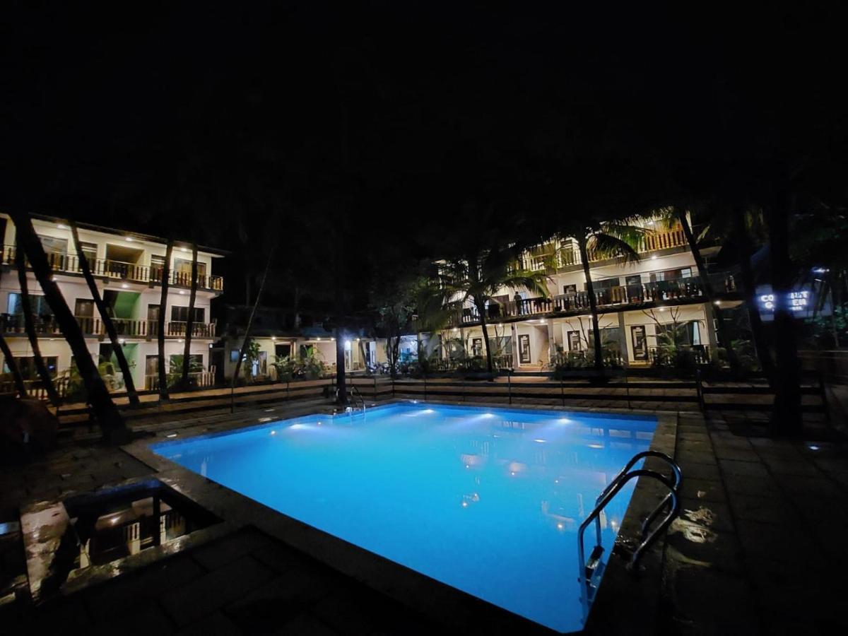 Coconut Garden Beach House Малван Экстерьер фото